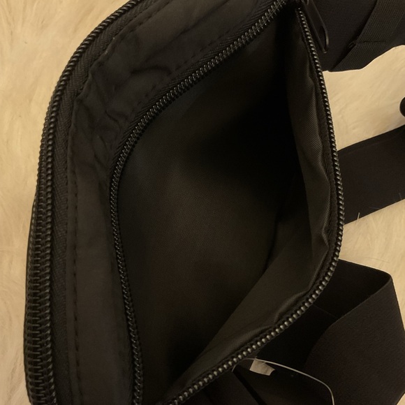 PINK Victoria’s Secret Belt Bag - Picture 10 of 10